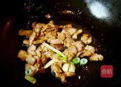 Illustration of how to make stir-fried pork belly with kimchi 5