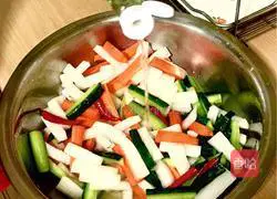 Illustration of how to make simple homemade kimchi 7