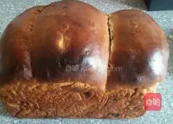 Illustration of how to make black five-category healthy high-gluten bread 8