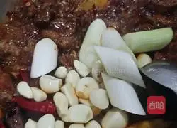 Illustration of braised beef with dried bamboo shoots 7