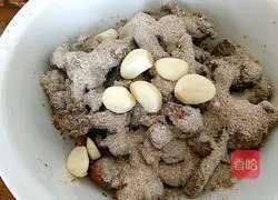 How to make Sichuan steamed pork with rice flour Illustration 3