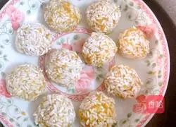 Illustration of how to make sweet potato, glutinous rice and pearl meatballs 7