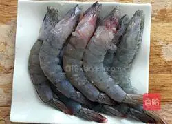 Illustration of how to make shrimp drunk in red wine 3