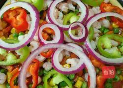 Illustration of how to make seasonal vegetable and shrimp pizza 7