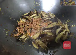 Illustration of how to make Hakka salted glutinous rice balls 12