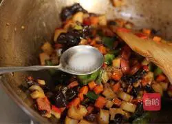 Illustration of how to make fried lotus root with assorted black bean paste 10