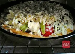 Illustration of how to make cherry tomato and beef pizza 12