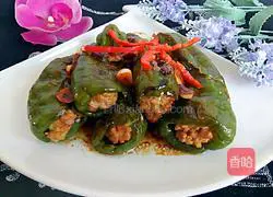 Illustration of how to make fried and stuffed green peppers 18