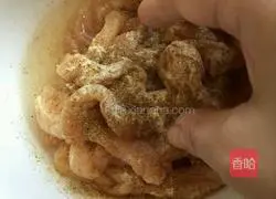 Illustration of how to make short crispy pork 3