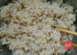 Illustration of making fried meatballs 1