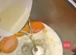 Illustration of how to make orange spotted cake roll 2