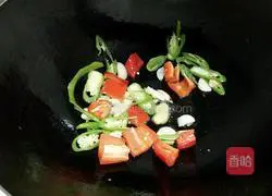 Illustration of how to make fried beef with onions 6