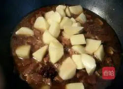 Illustration of Curry Beef and Potatoes 13