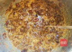 Illustration of how to make red date cupcakes 1