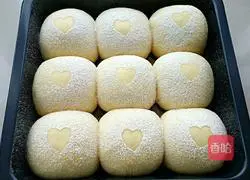 Illustration of how to make light cream love buns 11