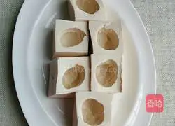 Illustration of how to make Hakka fried Yong Tau Fu 1