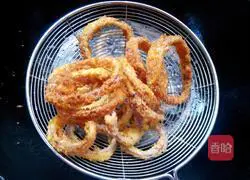 Illustration of how to make fried onion rings with bread crumbs 8