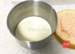 Illustration of how to make cream fruit cake 2