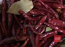 Illustration of how to make spicy oily spicy seeds that are only fragrant but not spicy 2