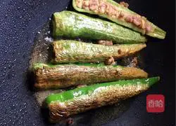 Illustration of how to make meat-stuffed green peppers 9