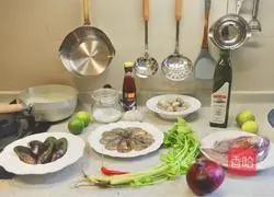 Thai seafood Illustration of how to make vermicelli salad 1