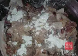 Illustration of how to make braised radish and chicken 1