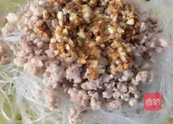 Meat Illustration of how to make garlic vermicelli and baby cabbage 6