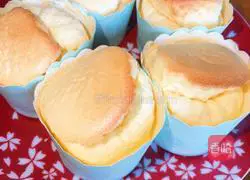 Illustration of how to make chiffon cake 9