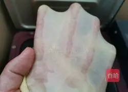 Illustration of how to make light cream caterpillar bread 5