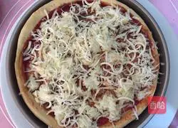 Illustration of how to make bacon and prawn thick crust pizza 5