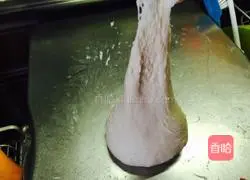 Illustrations of how to make homemade pizza 10