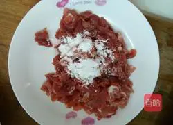 Illustration of how to stir-fry shredded beef 2