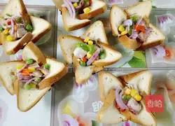 Toast Pizza Recipe Illustration 9