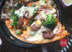 Beef and Vegetable Pizza Recipe Illustration 12