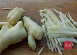 Illustration of how to make ginger fried pork 1