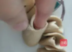 Illustration of how to make noodles with noodles 8