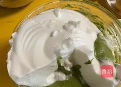 Illustration of how to make matcha cream cake roll 6