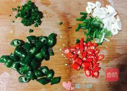 Illustration of how to make spicy clams 5