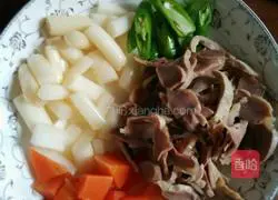 Illustration of how to make fried chicken gizzards with kimchi 3