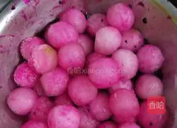 Illustration of how to make sweet and sour winter melon balls 1