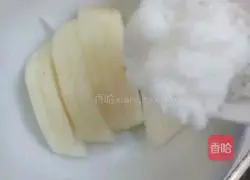 Illustration of how to make cold noodles with fruit and vegetable kimchi 13