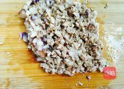 Illustration of how to make Shaanxi cured meat buns 3