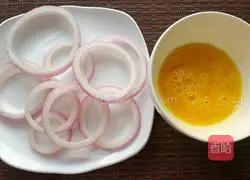 Illustration of how to make fried onion rings 2