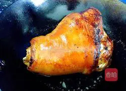 Illustration of how to make Dongpo elbow to attract wealth 10