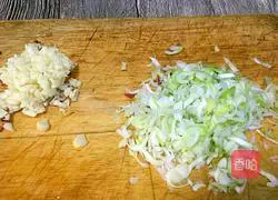 Illustration of how to make peanut oil spicy seeds (not spicy) 3