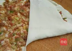 Illustration of how to make Xianghe meat pie 10