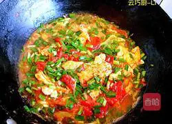 Illustration of how to make braised noodles with chives, tomatoes and eggs 11