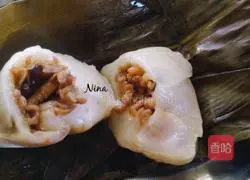 Illustration of how to make Hakka rice dumplings 12