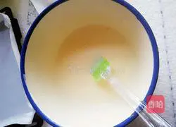 How to make black sesame cake rolls Illustration 5