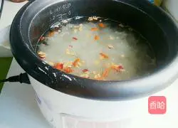 Illustration of how to make red dates, wolfberry and white fungus soup 9